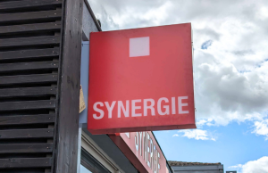 Enseigne drapeau Synergie