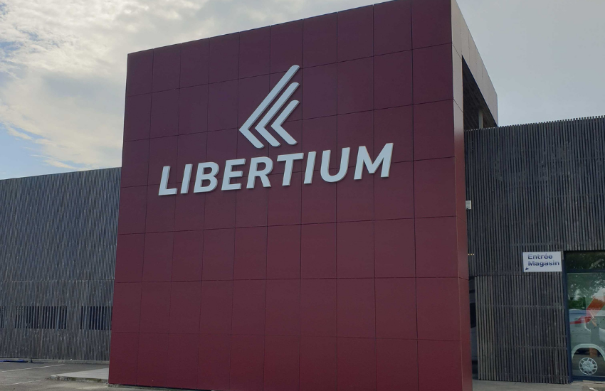 Enseigne lettres découpées Libertium