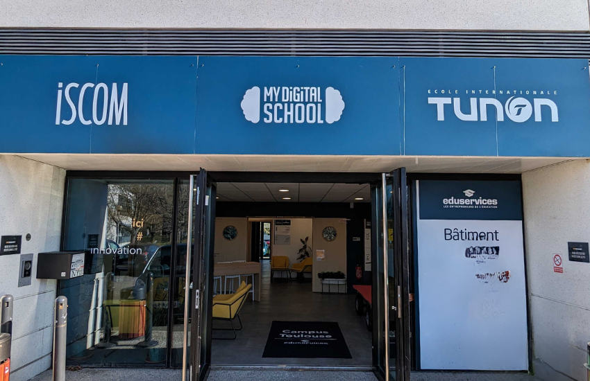 Enseigne panneau écoles supérieures