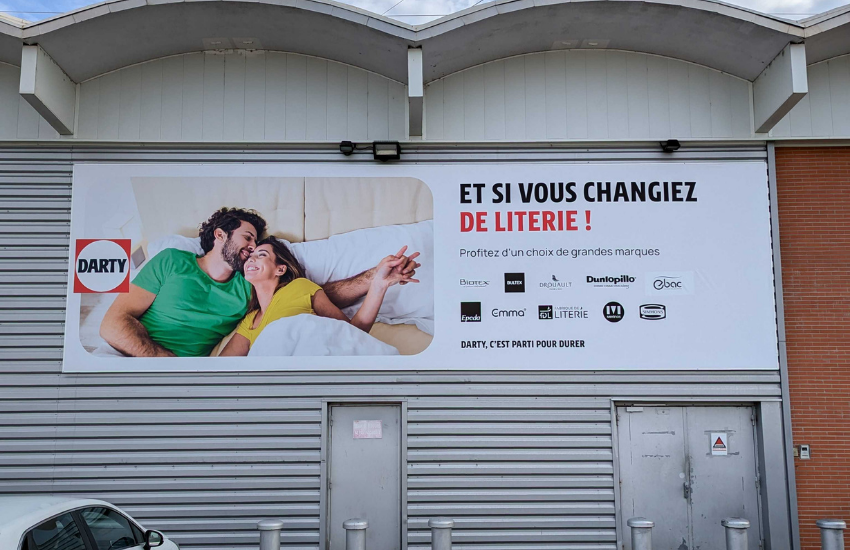 Panneau publicitaire Darty